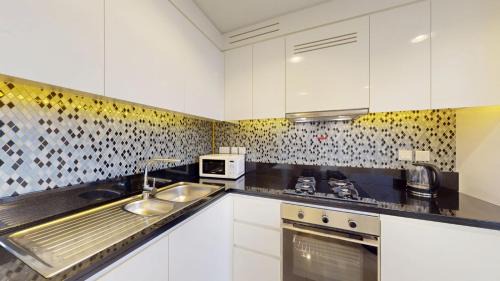 Sheikh Zayed Road Apartamento | Aykon City - Upgraded Two Bedroom with City Views