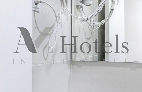 Prosperidad Hotel | AYZ Luis Cabrera-Auto check-in property