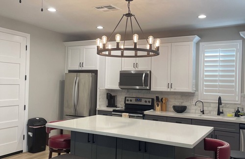 Gilbert Casa | AZ GO Rentals: 2022 built, 2bd/1ba, 1k sqft, Pickleball Court! DETACHED!