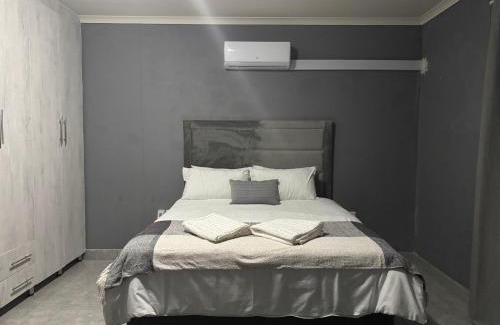 Oshakati Apartamento | Aza's self catering apartments