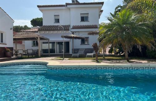 Los Gallos-Cerromolino Chalet De Esquí | Azafama Buena