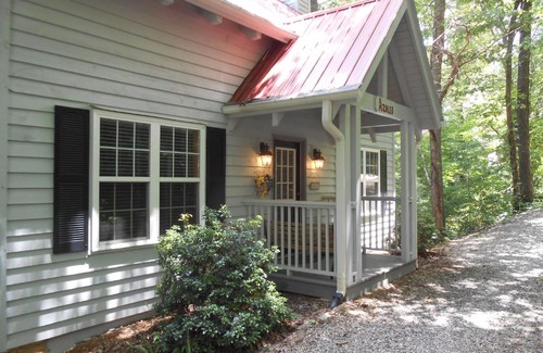 Blairsville Casa | Azalea Cabin With Fireplace & Huge Back Porch