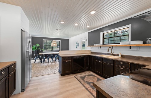 Cantonment Casa | Azalea Pines | Secluded Retreat w/ HOT TUB + Pool!