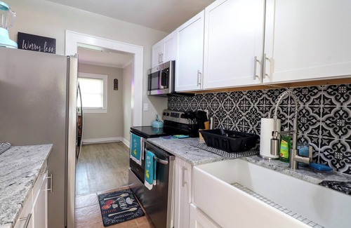 Greensboro Casa | Azaleas Cottage: Pet-Friendly, Close to Coliseum, UNCG, Downtown