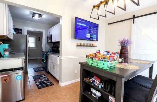 Greensboro Casa | Azaleas Cottage: Pet-Friendly, Close to Coliseum, UNCG, Downtown
