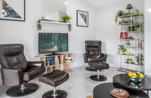 Montville Cabaña | Azelea Cottage - Stunning One Bedroom Accessible Cottage, Minutes from Montville Village