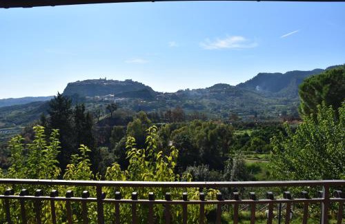 Santa Severina Casa | Azienda Agrituristica Biologica Il Querceto