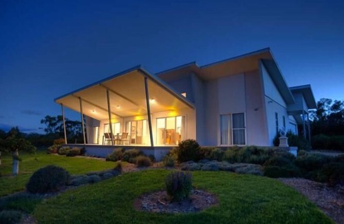 Ballandean Casa | Azjure Studio Retreat