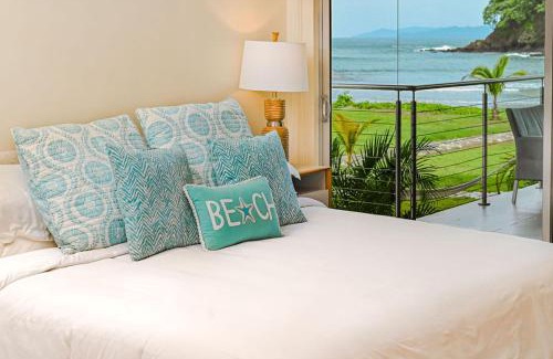Las Escobas del Venado Apartamento | Azuero Lodge: Luxury Beachfront condo- Playa Venao