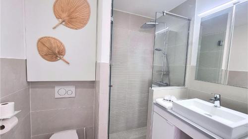 Cogolin Apartamento | AZUR Neuf- Climatisé - Centre ville