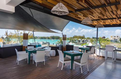 Pointe aux Canonniers Hotel | Azur Paradise Hotel & Rooftop Bar