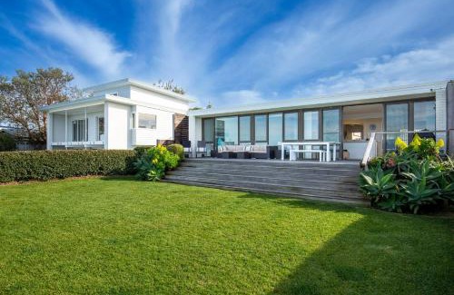 Callala Beach Casa | Azure Absolute Beachfront I Pet Friendly