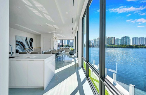 Eastern Shores Casa | Azure Bay - New listing and construction w/Jacuzzi & elevator in the house