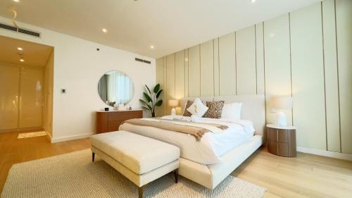 Saadiyat Cultural District Apartamento | Azure Bliss 1BR Retreat - Cozy Stay Near Saadiyat Beach & Louvre Abu Dhabi
