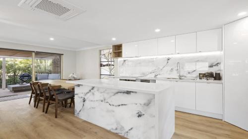 Korora Casa | Azure - Luxe, Pool Beachfront