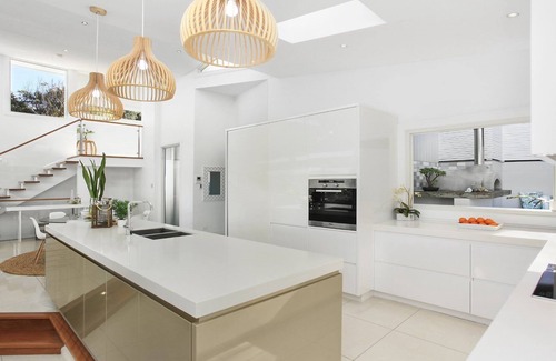 North Avoca Casa | AZURE, AVOCA BEACH - VISTAS AL MAR, 13M PISCINA, CORTO PASEO A LA PLAYA, WIFI Y FOXTEL