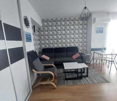 Kolobrzeg Apartamento | Azure Premium Residence BASEN ZEWNĘTRZNY z leżakami, JACUZZI