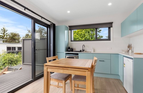 Callala Beach Apartamento | Azure Studio - Ocean Glimpses - 3 Mins Walk to Beach