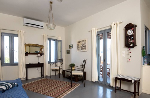 Kamari Casa | Azure Vista