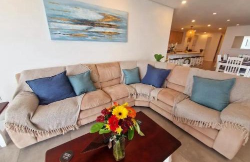 Umdloti Apartamento | AZURI - 4 Adults & 2 Children, Backup power, Umdloti