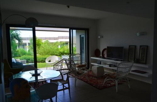 Roches Noires Apartamento | AZURI Serviced Garden Apartment
