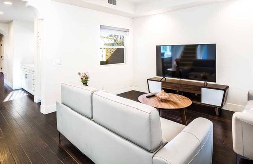 Azusa Casa | Azusa Views on Traymore