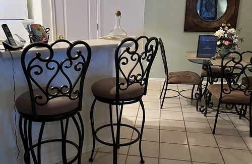 Desert Harbor Condominio | AZVR For Seniors, Your Home Away From Home, Monthly Short Term Rental