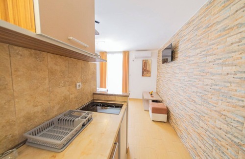 Maini Apartamento | Azzuro Apartments