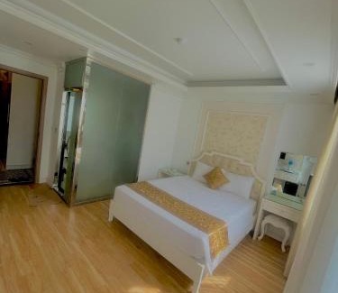 Bai Chay Hotel | Bài Thơ Mountain Hotel