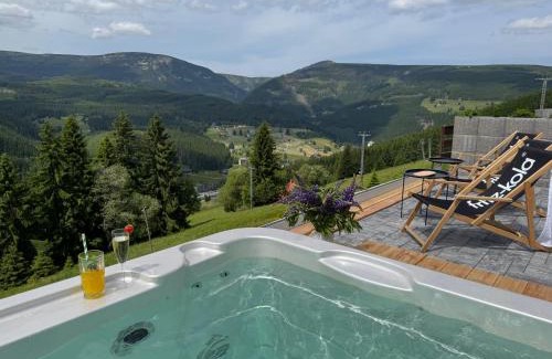 Pec pod Snezkou Casa | Bílá Labuť Pec