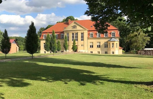 Heiligengrabe Apartamento | Bösendorfer Apartment - Schloss Grabow, Resting Place & a Luxury Piano Collection Re