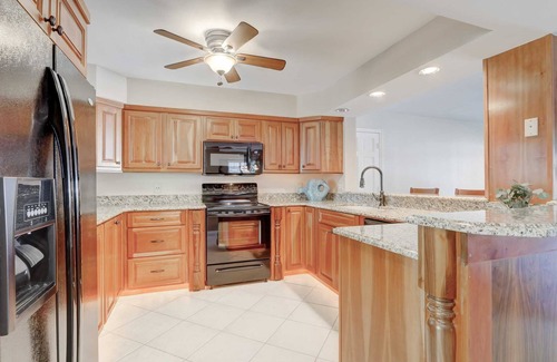 Royal Harbor Condominio | B-1- Close to Beaches With Pool and Gulf Access
