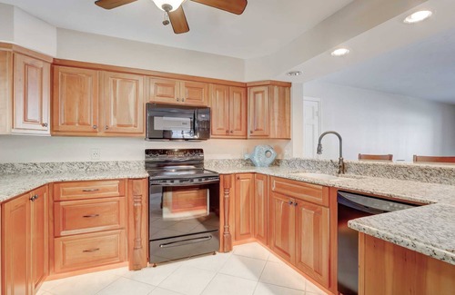 Royal Harbor Condominio | B-1- Close to Beaches With Pool and Gulf Access