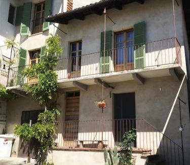 Serralunga d'Alba Cama Y Desayuno | B&B acaso