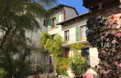 Serralunga d'Alba Cama Y Desayuno | B&B acaso