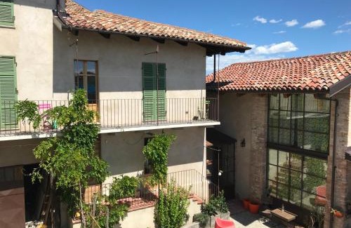 Serralunga d'Alba Cama Y Desayuno | B&B acaso