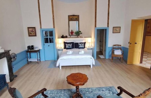 Alzonne Cama Y Desayuno | B&B at the entrance to the village, bordered by a river. 20 mn from Carcassonne