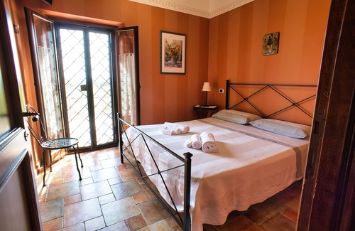 Casalaccio Cama Y Desayuno | B&B Casale Ansamagi Relax & Pool