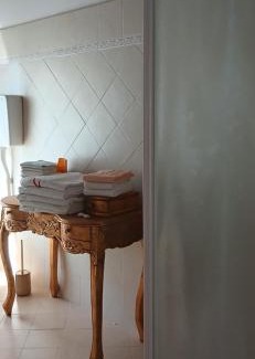 Urbino Apartamento | B&B castelboccione stanza gialla condivisa