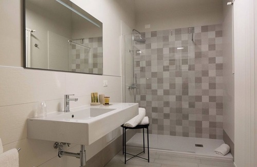 L'Aquila Cama Y Desayuno | [B&B Costa Masciarelli] 3 Suites in the center of the city - Wi-Fi - A/C - View
