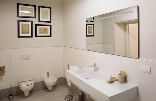 L'Aquila Cama Y Desayuno | [B&B Costa Masciarelli] 3 Suites in the center of the city - Wi-Fi - A/C - View