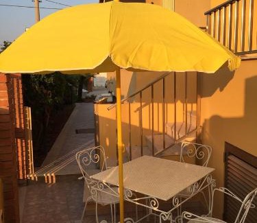 Caucana-finaiti-casuzze-finaiti Nord Cama Y Desayuno | B&B Fiori Gialli Caucana