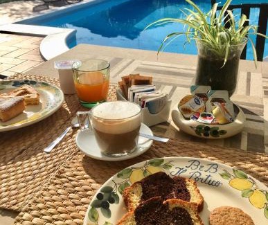 Sarzana Cama Y Desayuno | B&B Il Portico