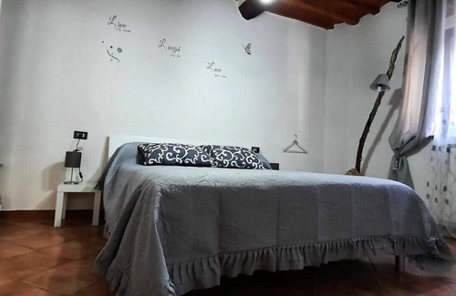 Usigliano Cama Y Desayuno | B&B L'angolino Two-room apartment with kitchen in Tuscany