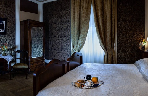 Carrara Casa | B&B La bottega d'Arte