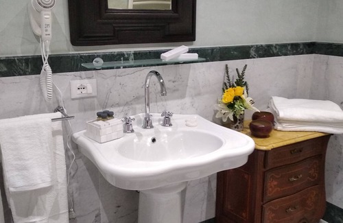 Carrara Casa | B&B La bottega d'Arte