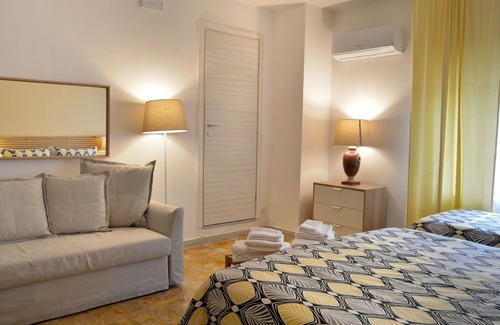 Naples City Centre Cama Y Desayuno | B&B La Locanda dell'Arte Museo