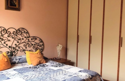 Ogliara Cama Y Desayuno | B&B La Rosa: cozy attic room with terraces and spacious living room