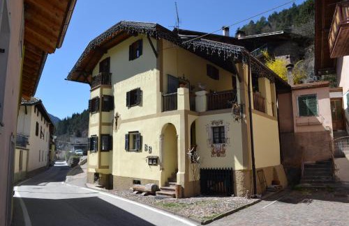 Castello-Molina di Fiemme Cama Y Desayuno | B&B La Tana dell'Orso - Die Bärenhöhle