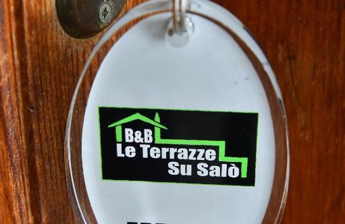 Roe Volciano Cama Y Desayuno | B&B LE TERRAZZE SU SALÒ